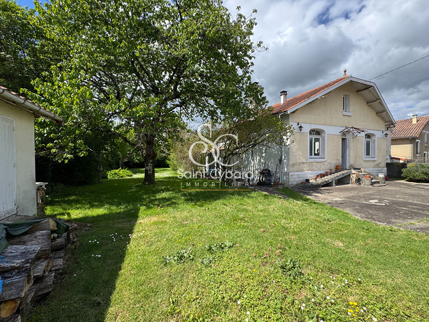 Maison des années 30 proche du centre ville – 3 chambres – 104m² environ