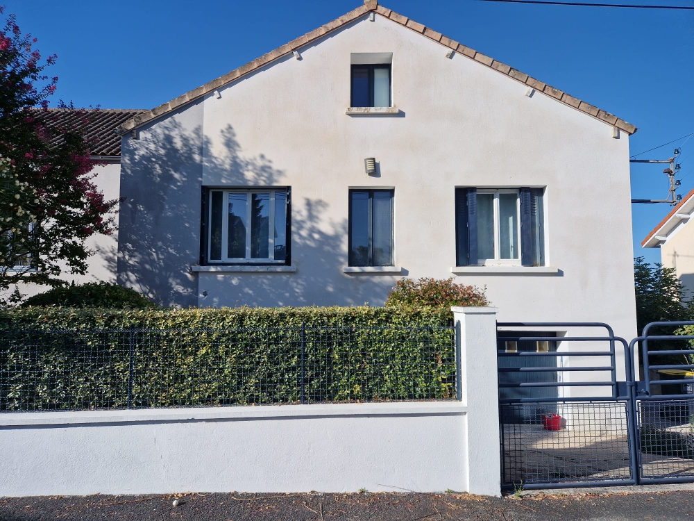 Maison Angouleme de type 5 et Appartement indépendant. de type 3