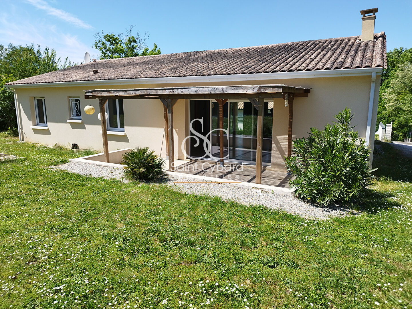 Maison La Couronne 5 pièce(s) 91 m2