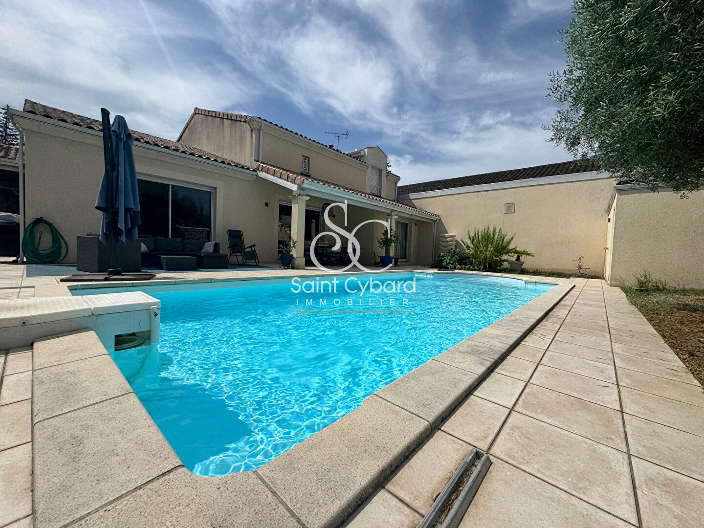 Maison 4 chambres avec piscine – Quartier Saint-Cybard