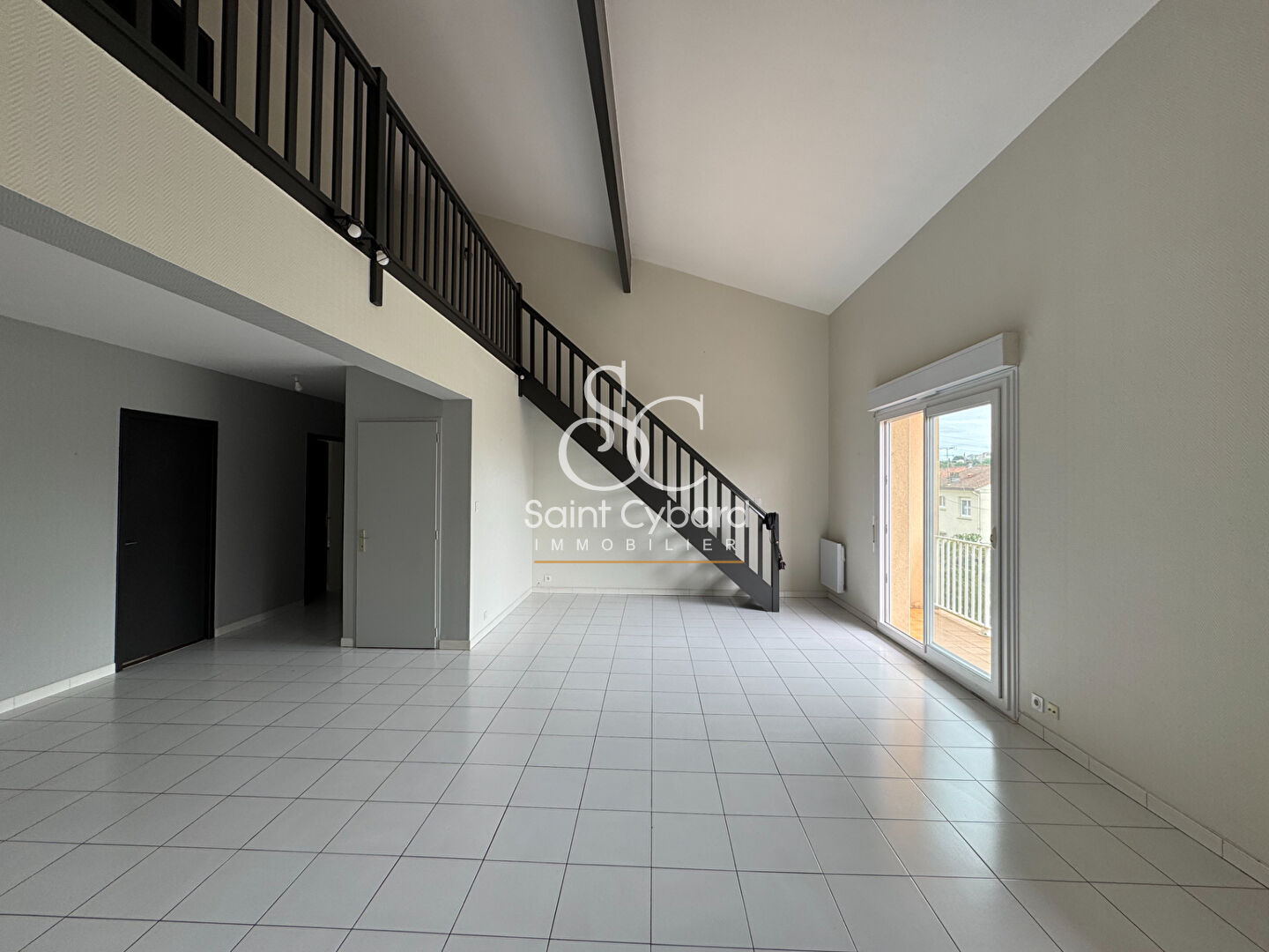 Appartement Angoulême  St Cybard  4 pièce(s) 117 m2 environ