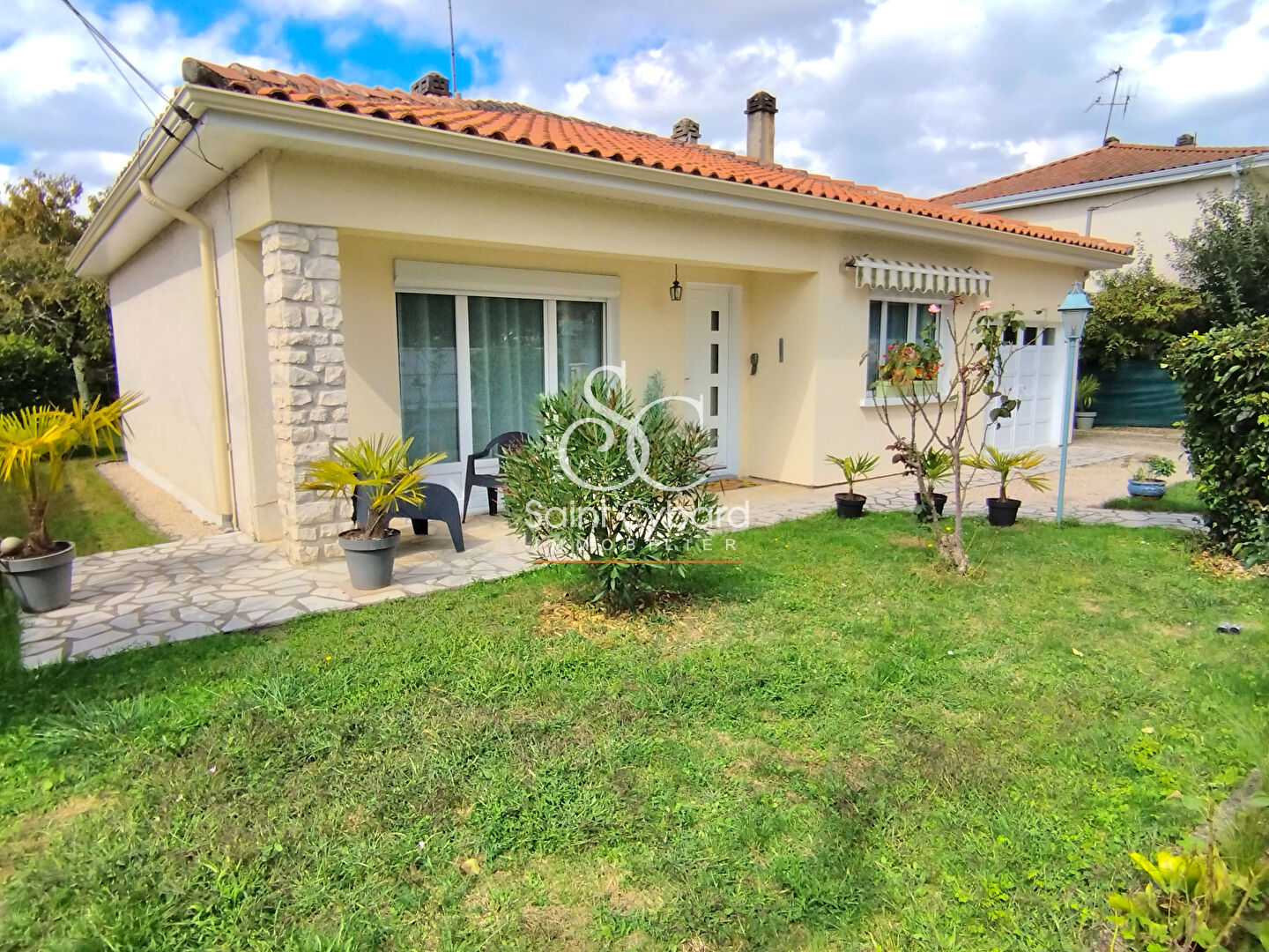Maison sur Saint-Yrieix limite quartier St-Cybard