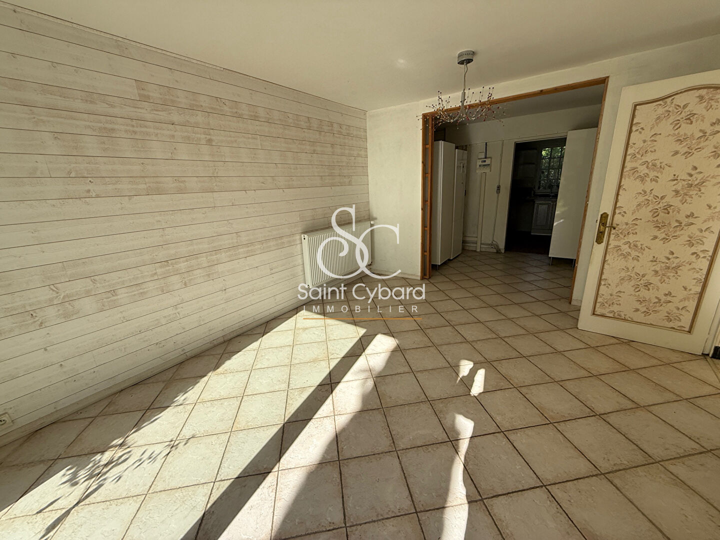 Maison spacieuse à vendre à Angoulême – 5 chambres et jardin !