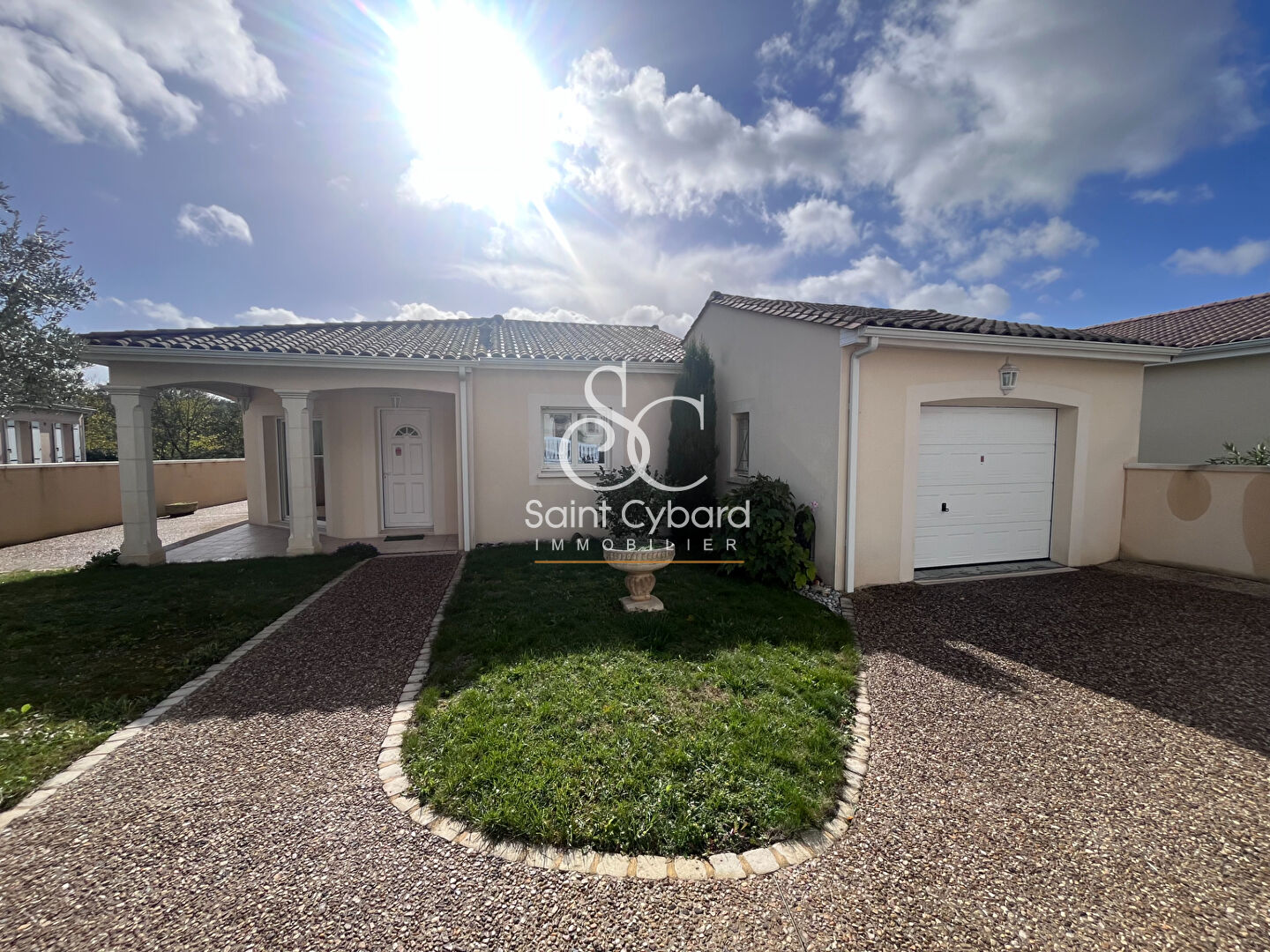 Maison de plain pied à Vendre à La Couronne – 2 Chambres, 80 m² !