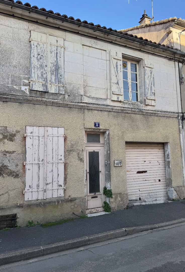 Angouleme 3 pièce(s) 80 m2 environ