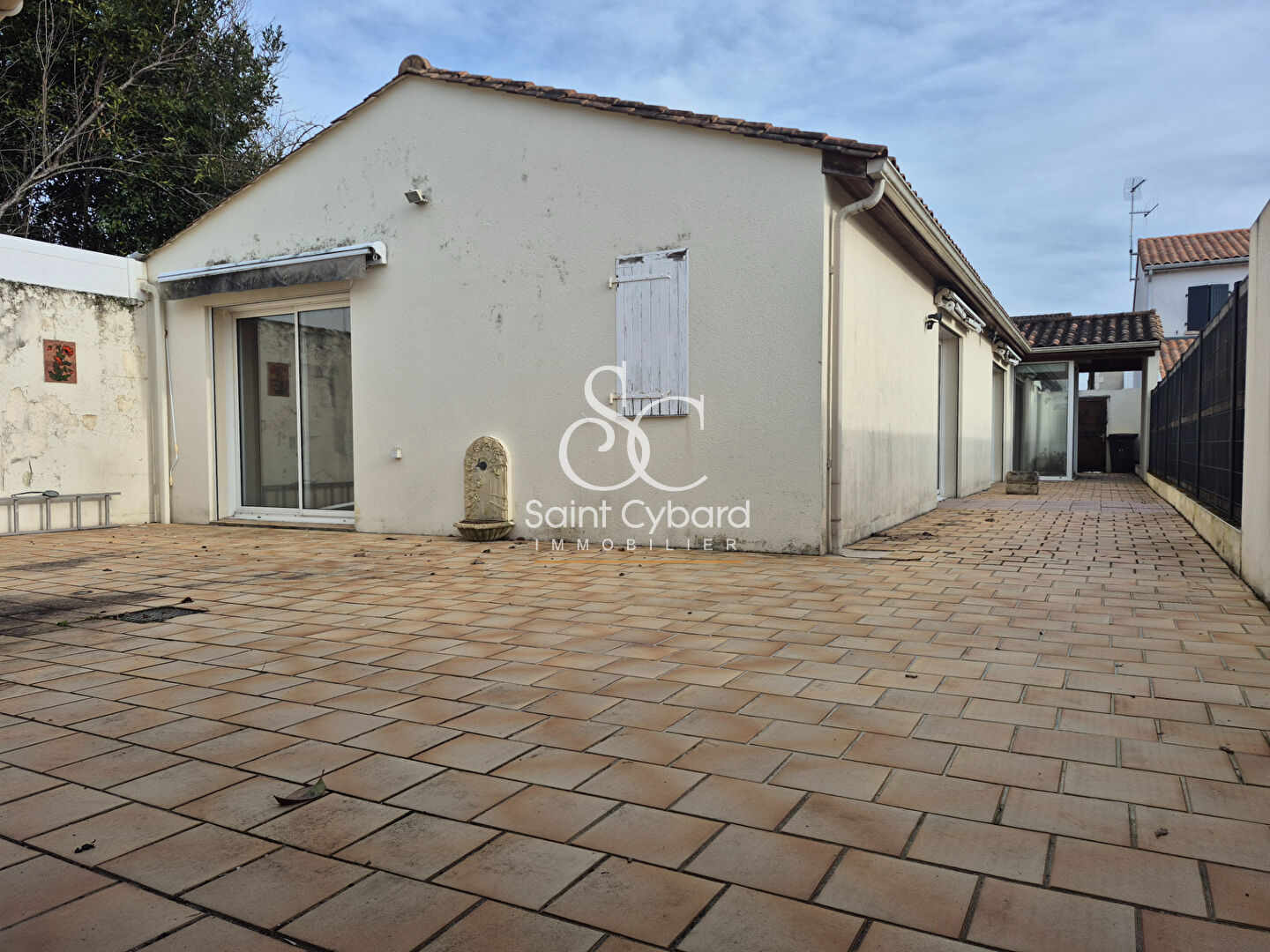 Maison plain-pied St Cybard 142 m2 environ