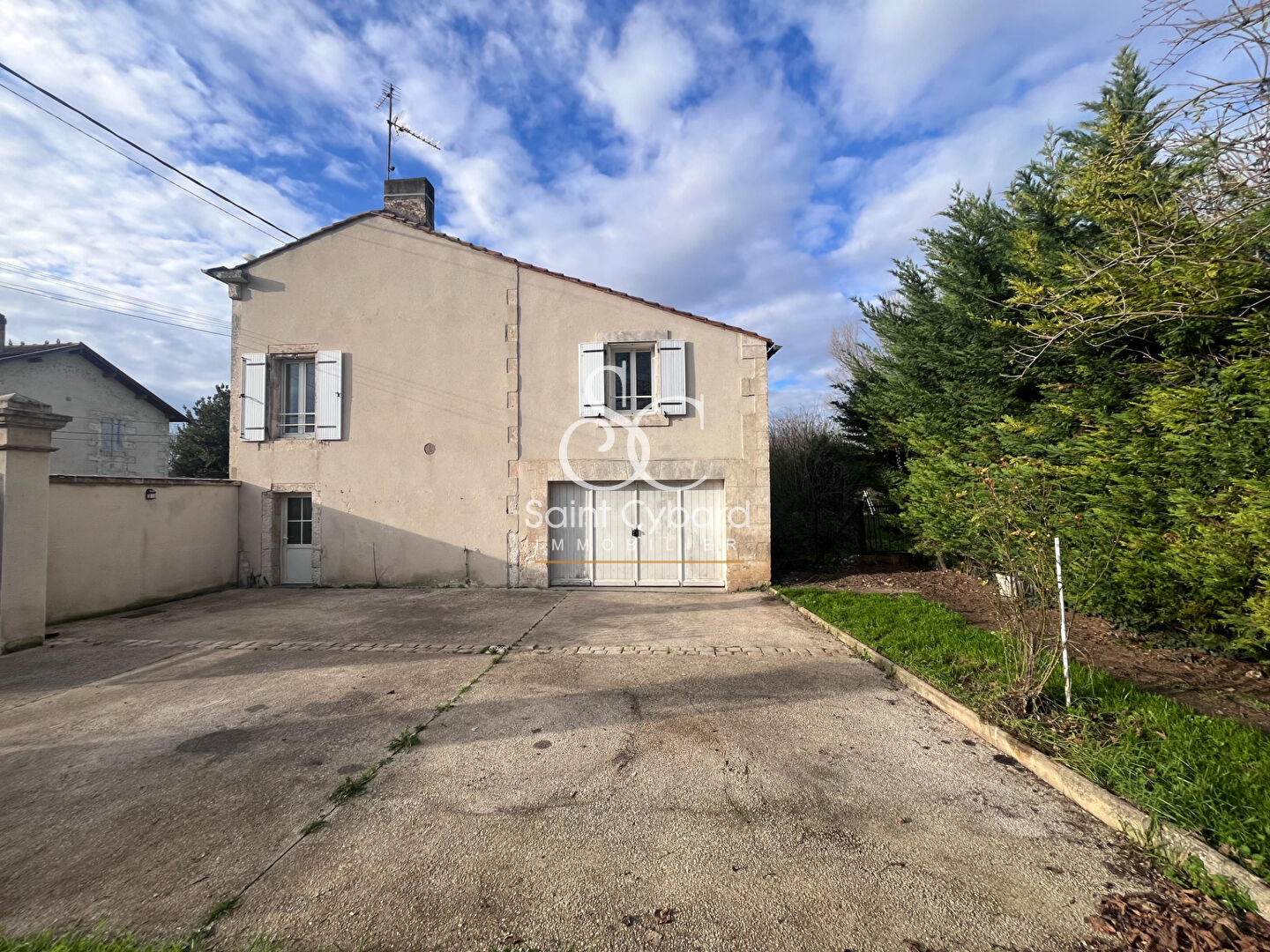 Saint Yrieix sur Charente – 4 pièces – 92 m²  environ -travaux à prévoir