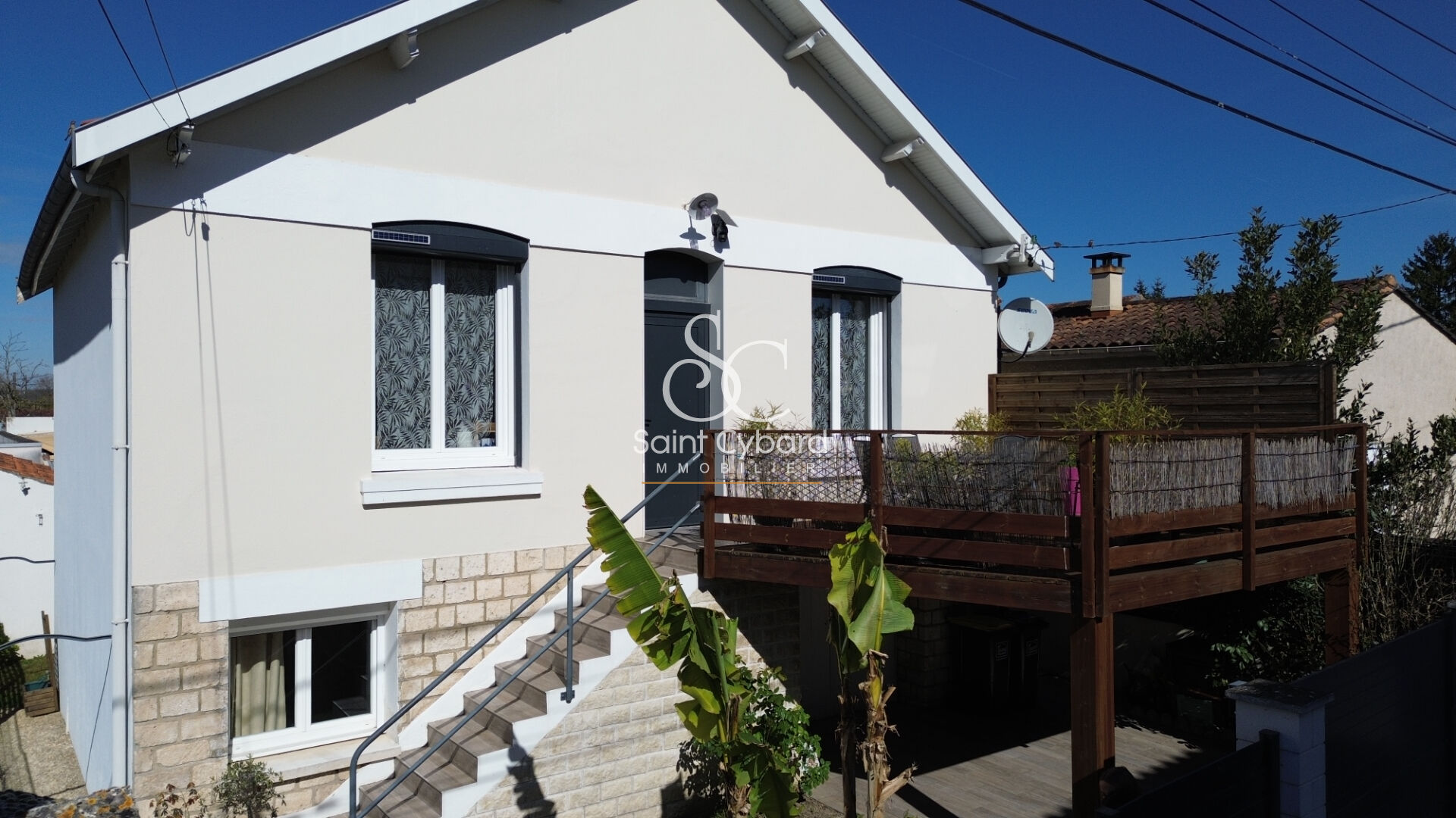 SAINT CYBARD – Maison des années 1930 rénovée  – 89m² – 3 chambres