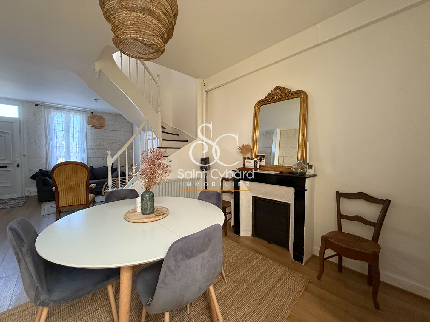 Maison de ville meublée – Angoulême – 3 chambres – 83 m²