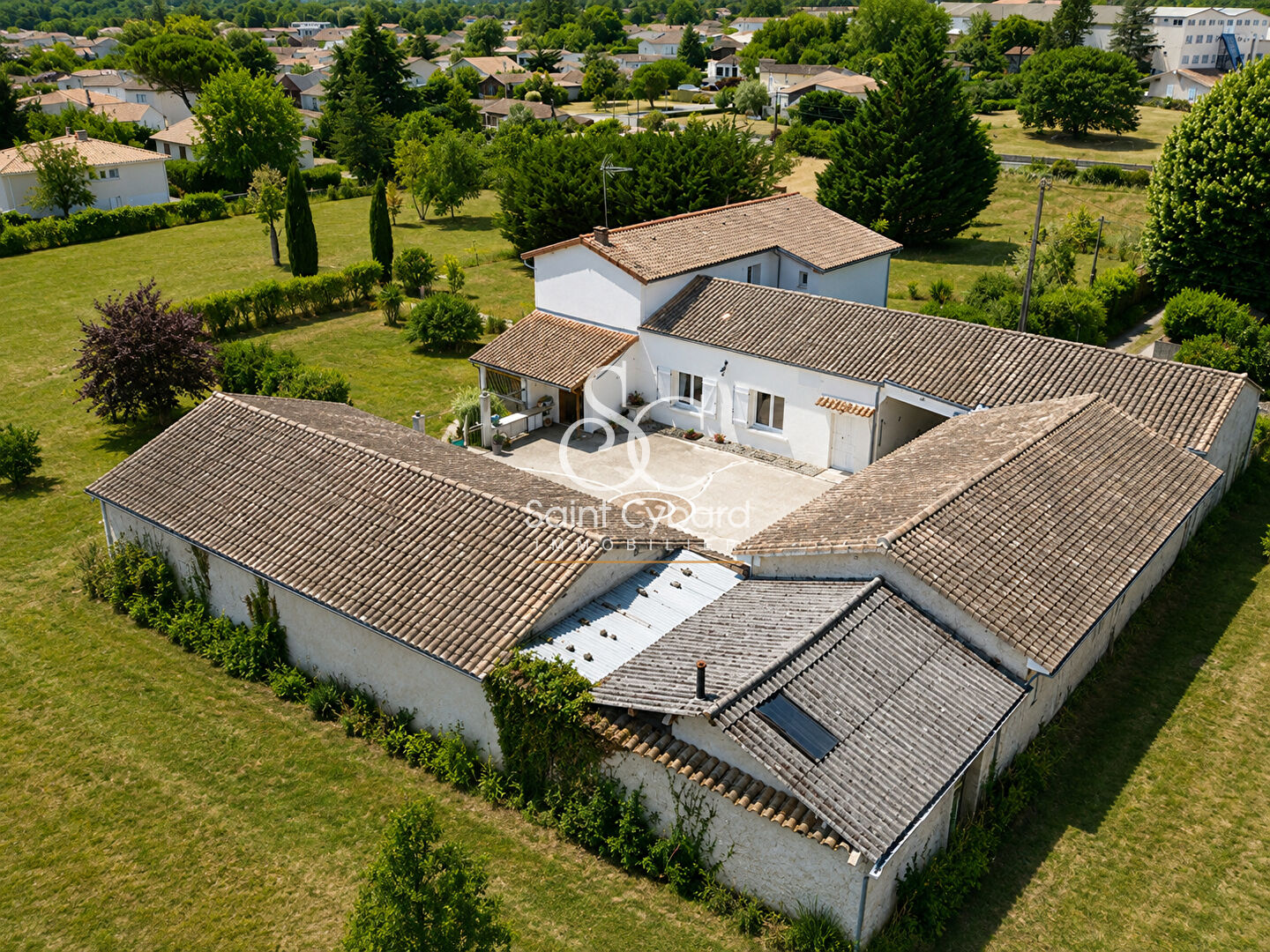 Ancienne ferme restaurée St Yrieix sur Charente