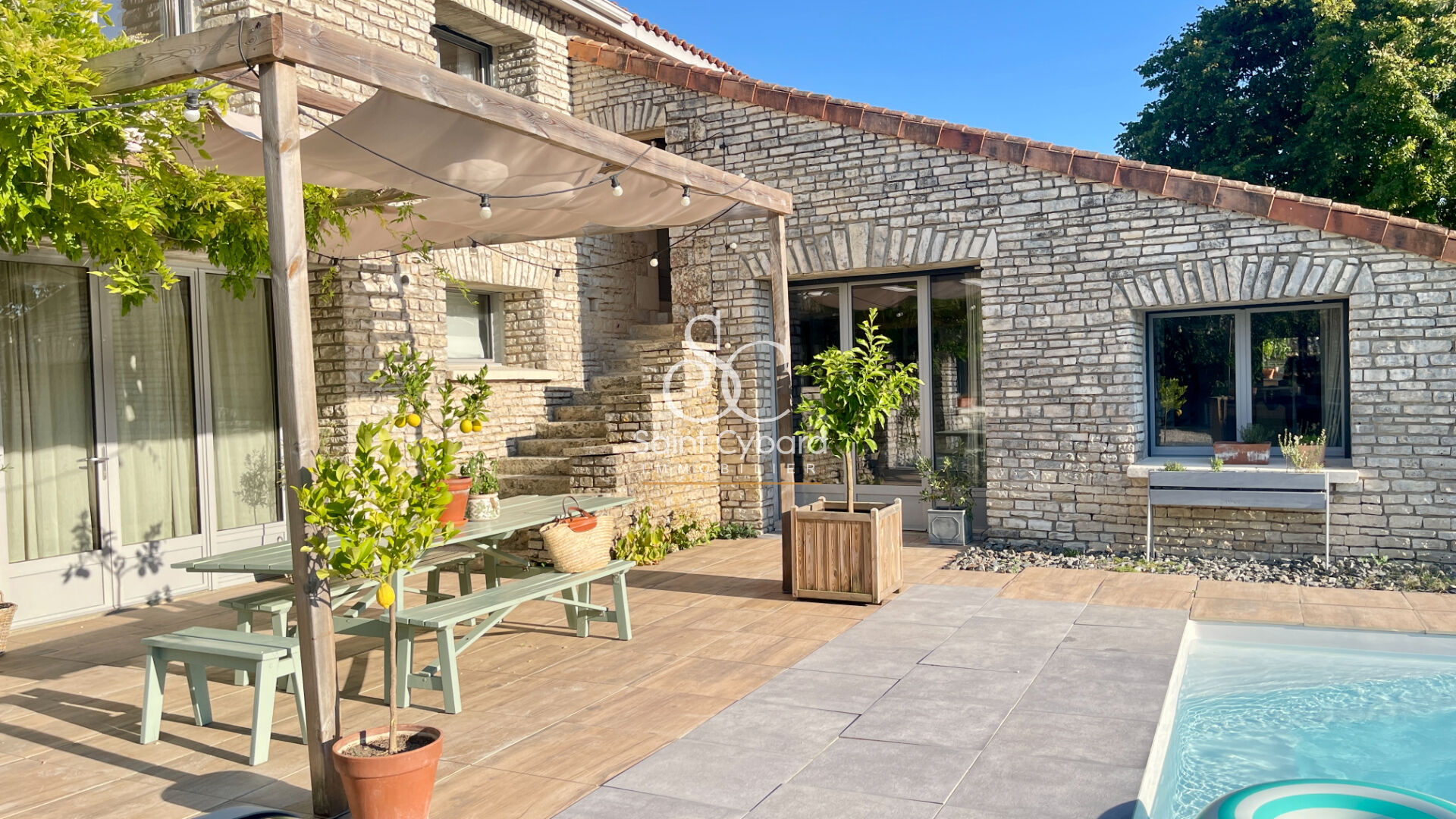 Élégante maison en pierre avec piscine chauffée aux portes d&rsquo;Angoulême
