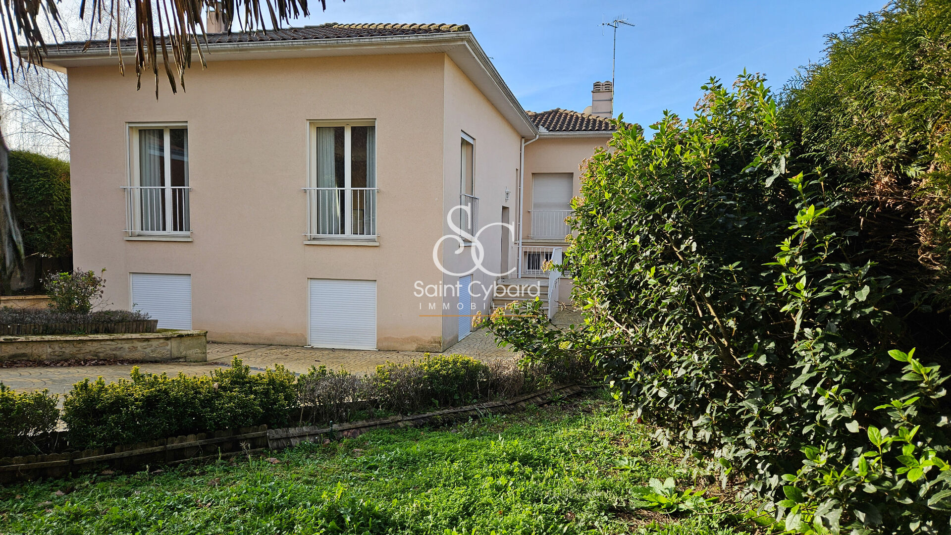 L&rsquo;Isle d&rsquo;Espagnac  Maison familiale de 293 m2 habitables environ