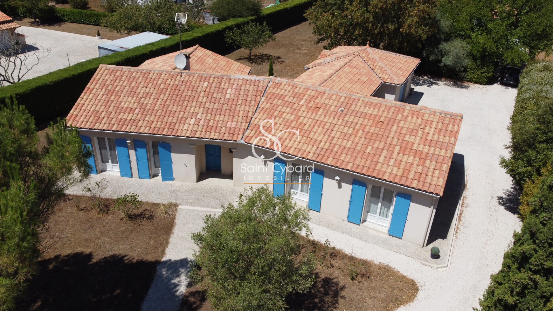 BRIE – Ensemble immobilier de deux maisons individuelles – 233m² env. en totalité