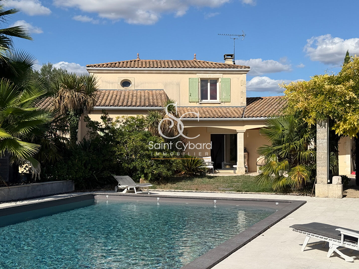 Maison Angouleme 5 pièce(s) 184 m2